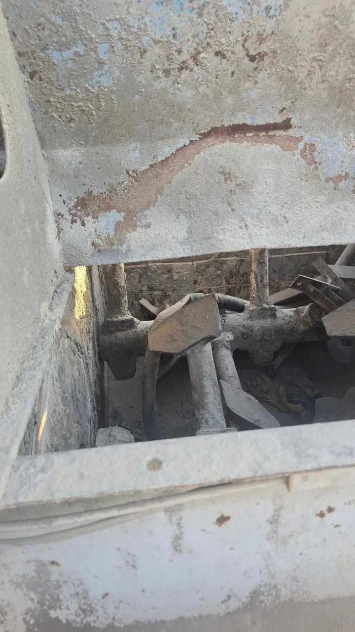 السلام عليكم للبيع  خباطات معامل بلوك و صب كونكريت نضيفات كلش صنع الصين جاهزات
***********
