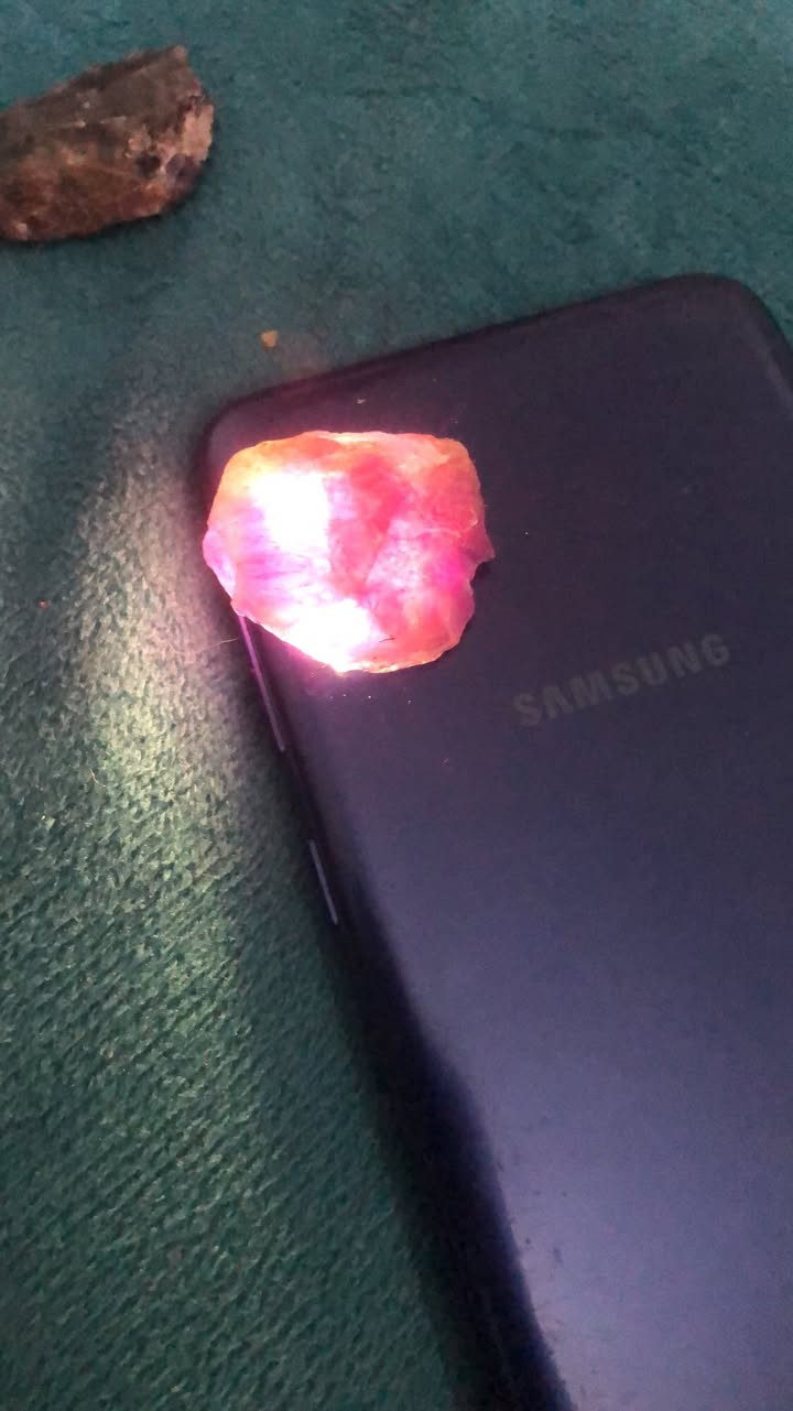 عندي هذن لخرز ما اعرفلهن
لوحده ١٠ الف 
***********
