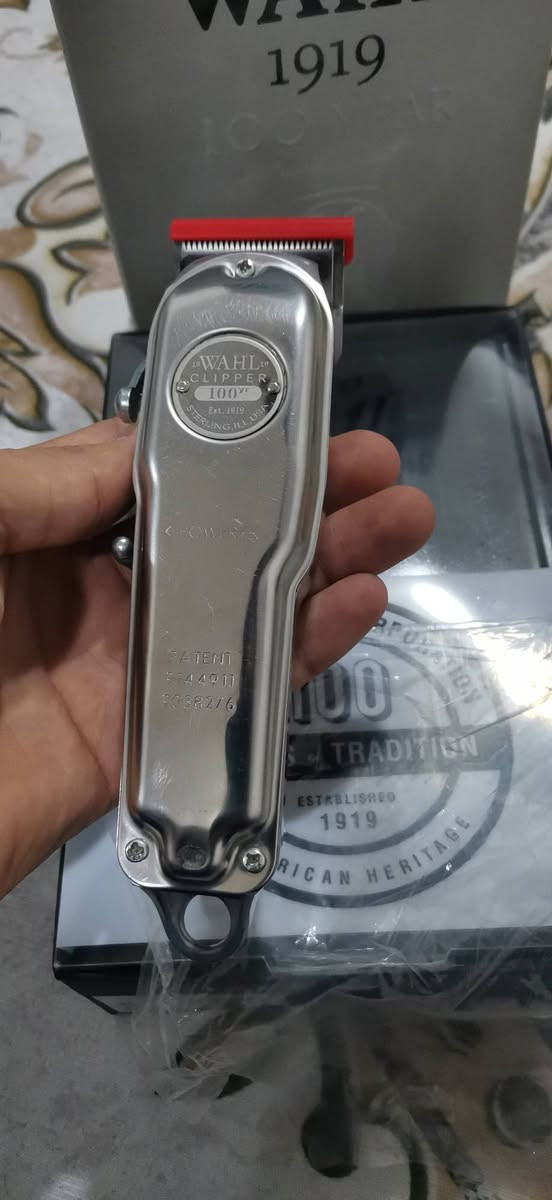 السلام عليكم للبيع مكينه حلاقه واهل ام مئه 100 عام USA سعر ٧٠ الف وبيها مجال حك الجيه. مكاني (حله مركز المدينه )
. نقص النمر والشاحنه مابيها الله شاهد بعدهي جديده استخدام بيتي مامتعوبه وهاي كدامك الصور والمقطع دخل شوف بعينك .لا يوجد توصيل ؟


**إذا كنت صاحب هذا الإعلان وتريد حذفه لأي سبب، رجاءا أرسل رسالة إلى الدعم الفني**