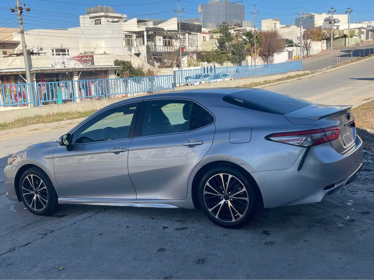 ‎﷽﷽
کامری مۆدێل ٢٠١٨ مواسەفات se کوشن جلد - کوشت کارەبا - شاشە گەورە - کامێرە - گێڕی سپۆرت - گێڕ لەسەر سوکان - ڕاداری پێش - ڕاداری خەتی جادە و تەحدید سورعە - سەیارەکە بێ مەسرەفە و جایزە تایەی تازە و ڕۆن و هایدرۆلیکی گێڕ و پاتری تازەیە 
گێڕ و مەکینەی بێ کێشەیە ٤ پارچەو پەڵەیەک بۆیاخی  هەیە بە بی ئرباگ تەقین هیچ ئرباگیک نەتەقەوە  سعر ١٦٧ گەلا *********** السليمانية, العراق
