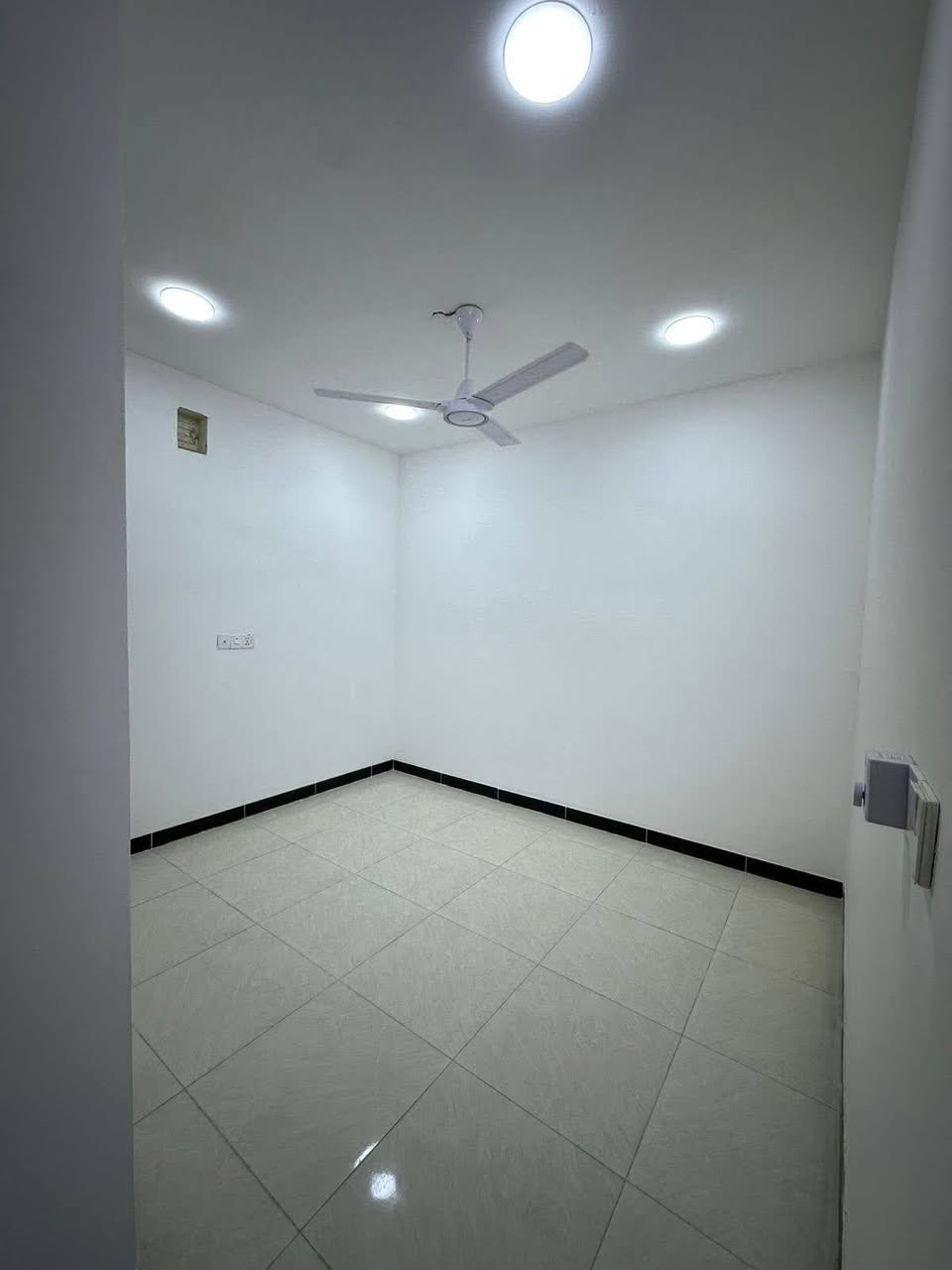 للأيجار في #السيدية 📍

مشتمل طابق اول مودرن نضام دوبلكس ✅

يحتوي على 2 نوم وصاله ومطبخ وخدمات عدد 2 ✔️

الموقع السيدية شارع التجاري 📍

 الأيجار 650 الف قفل  + مقدمه أيجار🔒 

______________________________________

للأستفسار اكثر تفضلو بزياره مكتب الطائي للعقار 💎

السيديه شارع المركز عماره شركه السراب للمطابخ ✔️
او الأستفسار ع الارقام ادناه 📞↘️↘️ (متوفر واتساب )📌🔛
***********
