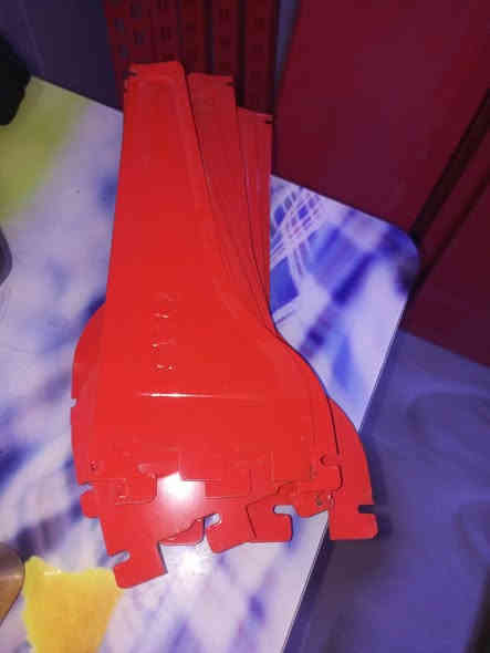 رفوف للبيع مستخدم قليل جدا نضيف البصره الجزيره رقم *********** 250
