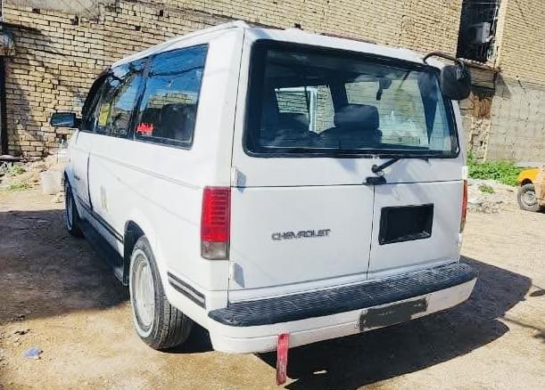 🚗 للبيع: فان استرو (Chevrolet Astro) 🚗
نظافة ومتانة ،،،
لأصحاب العوائل والعمل، متوفرة سيارة فان استرو موديل 1993 بحالة ممتازة وجاهزة للاستخدام.
🔍 التفاصيل والمواصفات:
• المحرك والـگير: نظيف جداً وبحالة ممتازة.
• الصدر: جديد بالكامل (منفوضة نفض).
• الإطارات: طقم تاير جديد.
• الرقم: ديالى / مشروع وطني (إنكليزي).
• السنوية: باسمي، والتحويل ثاني يوم مباشرة.
• الحالة العامة: السيارة "متعوب عليها" وجاهزة، نقصها فقط منظومة التبريد.
💰 السعر والتفاوض: 43 ورقة (4,300$)
• ملاحظة: بيه مجال  "حق الجية" وما نقصر مع الشراي
📍 العنوان: بغداد - الزعفرانية.
📞 للتواصل والاستفسار:
يمكنكم الاتصال على الأرقام التالية:
***********
***********
ملاحظة: السيارة للمستخدم اللي يدور راحة وبال صافي
 تحياتي لكم جميعاً ،،،
‏  خادمكم ⚡️ مـسؤول جـروب فـان اسـترو الـعراق
