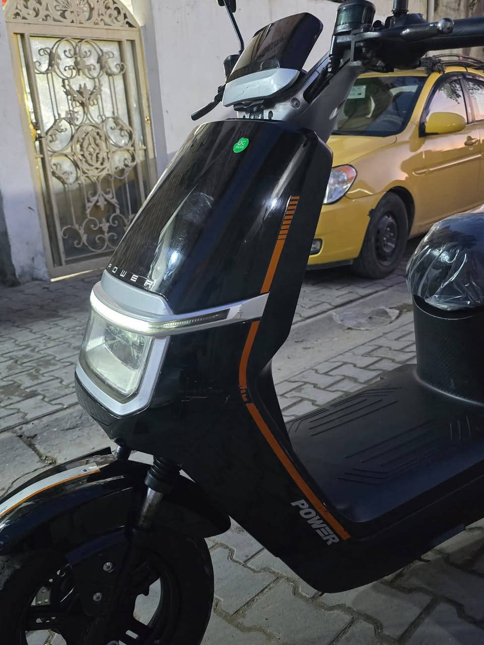 السلام عليكم للبيع دراجه شحن بوليس مواصفات 6بطاريات سرعه 90 سرع 3 بريكات دهن اشاير يمنه يسره ورباعي لايت زنون عالي ناصي هورن نضام الRرجوع للخلف والبارك مثبت سرعه مكاني بغداد جديده سعر 475 وبيها مجال ***********
