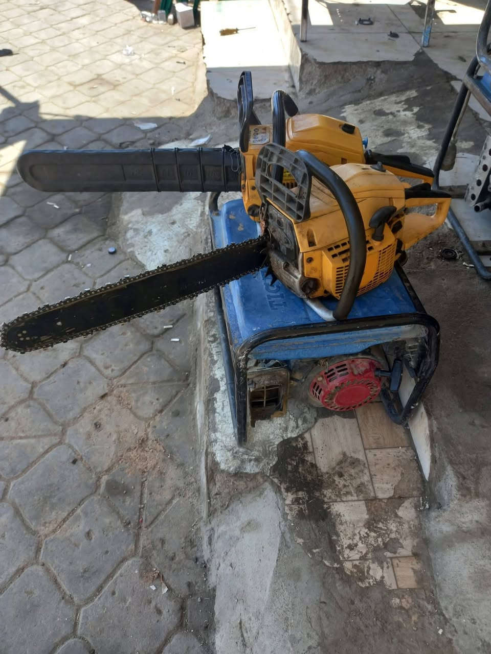 موجود اصطه ميشار خشب اي شجرة كبيره اقصه الك وبسعر مناسب شقلنه داخل كركوك اتصل واجيك لباب بيتك هاذا رقم ***********
