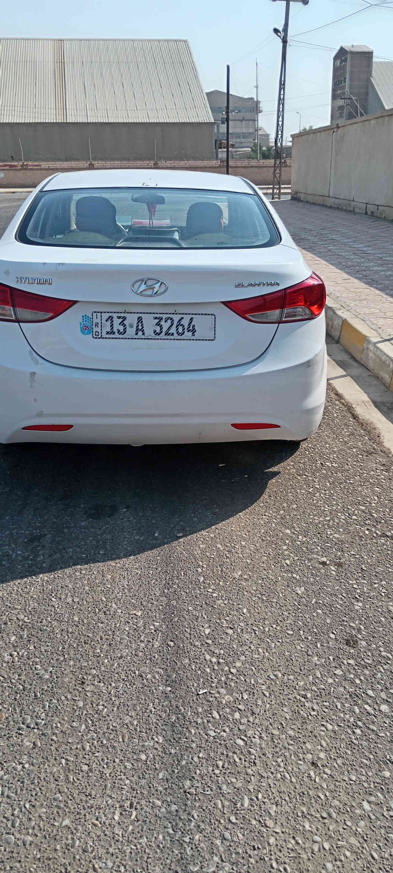 سلام عليكم النترا للبيع موديل 13 وارد خليجي مكينه 1800 رقم ميسان سياره جاهزه من كلشي مكينه وكير مكفولات تخم تاير تبريد ثلج حداده فول ماناقصه اي شي سعر 100 وبيها مجال مكان سياره ميسان المجر الكبير /***********
