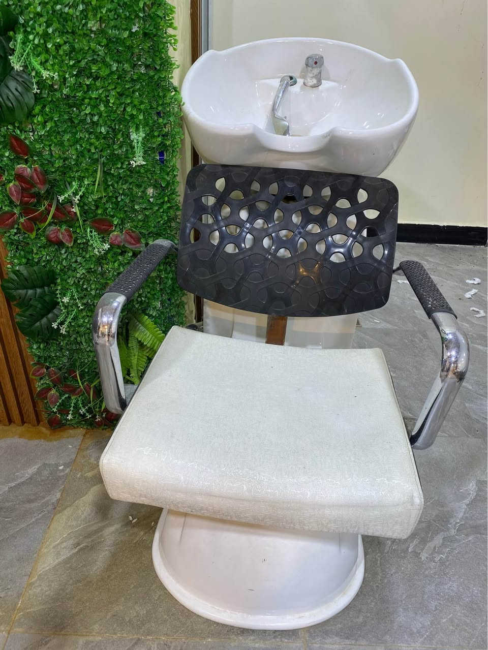 غراض صالون للبيع بسبب عدم التفرغ الغراض جديدات بشكل ينباوعون كلهم سوا السر المطلوب 2 مليون قابل للتفاوض رقم التلفون *********** ابو الخصيب, البصرة
