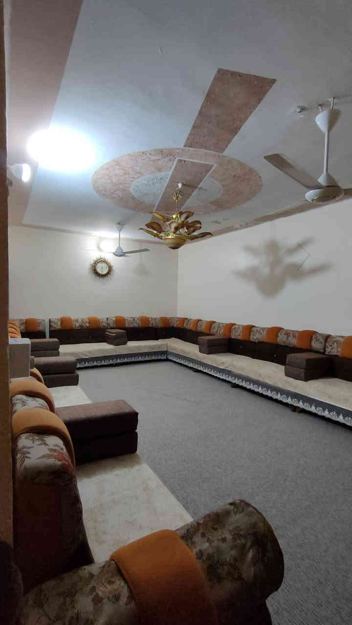 بيت للبيع المساحه 300 واجه 15 نزال 20
الطابق الاول متكون.
كندور 
ستقبال.4×7
الهول .4×5
غرفه نوم .4×6
غرفه نوم 4×5
وحمام +مطبخ +حولي 
الطابق الثاني متكون من غرفتين 
الاوله 4×6
والثانيه 4×5
مكان حي الجامعه قرب  مدرسه شهداء الدجيل او محد معلمات سابقا
السعر خاص واي ستفسار اتصل علرقم غير متواجد علفيس 
***********
