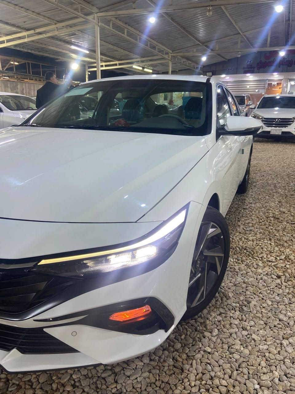 معرض سيد وسام المعموري 
طريق حله نجف   .   السعر 187
ماشيه 20
النترا.    2024    خليجي كوري.   مرقم بغداد انكليزي جديد 

       محرك 2000.    
    
المواصفات فوووول      .  
شاشه ديجتال 
بصمه   
تشغيل عن بعد              
جنطه ذكيه كهربائية            
فتحه سقف                   
محرك 2000.                              
حساس لايت 
حساس خلفي بلادي 
حساس أمامي بلادي 
تبريد قطعتين
كاميرا خلفيه بلادي 
جي بي اس
نضام تشغيل الكاميرات 
شاشه  كبيره اصلي ابل كار بلي 
نضام ترحيب مري شفط
نضام مود درايف إيكو وسبورت و عادي
تحكم ستيرن
5 ويل كب كروم حجم 17
لد امامي نهاري
 شباك نيكل
مانع انزلاق
مانع انحدار 
لايت عدسات زنون 
ايرباكات
جهاز موازنه ABS

للاستفسار الاتصال 

*********** سيد وسام المعموري
