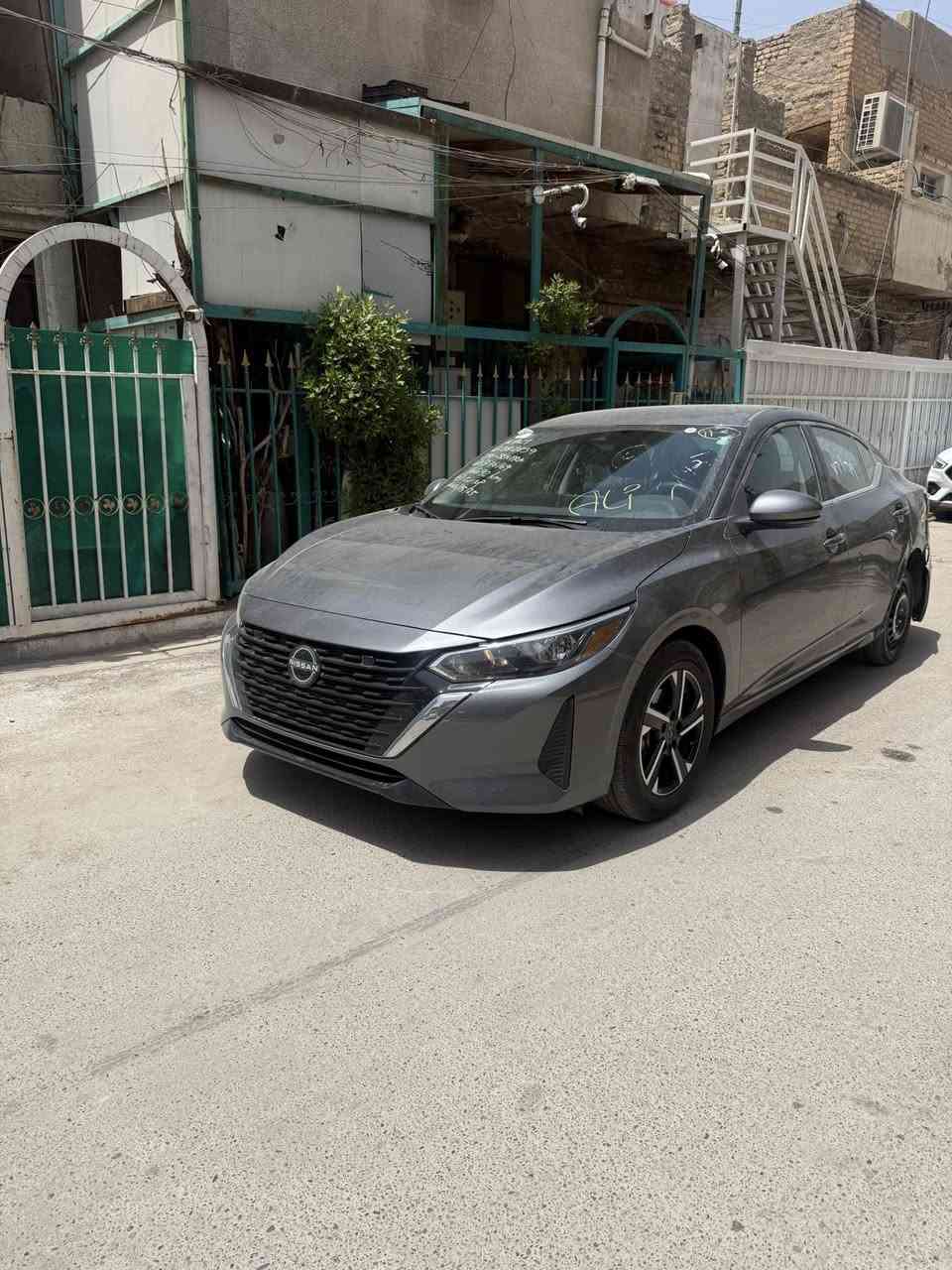 نيسان سنترا2024اليوم دخلت منفيس بسمي
بدون رقم وتصليح حادث بسيط سياره جديده
ماشيه 10الف
بدون ايرباك 
مواصفات بصمه رادارات تشغيل عن بعد شاشه 
ويلكب باقي المواصفات
السعر 123ورقه
الاتصال ***********
بغداد كراده
