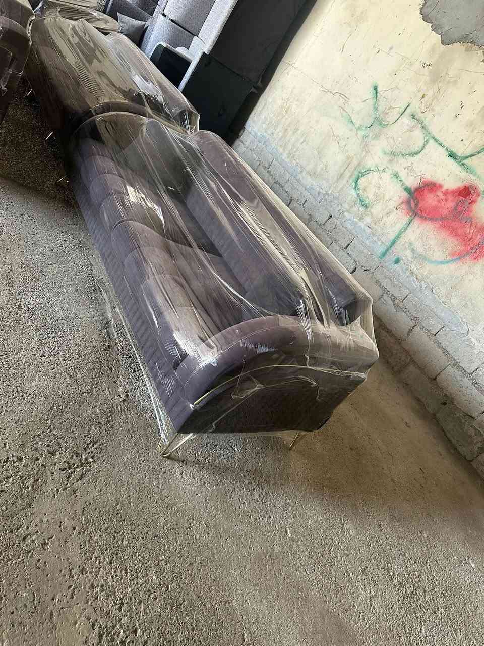 قنفات تركي جوزي والكراسي كريمي كهربائي آخو الجديد ٦٥٠ 
والرصاصي قلاب اخو الجديد ٤٥٠ 
الدواوين غير مستخدم الواحدً ٢٥٠ 
توصيل داخل كركوك مجاني شراي واتساب فقط ***********
