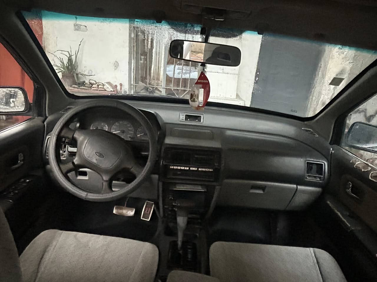 سلام عليكم مسيبوشي ٧ راكب كلها ع ابلاد كهربائيات كلها شغاله  سياره طرف ثالث يعني بس وكاله محرك ٢٠ بي خيط تبخير ع وجه صبح فقط ويكطع سعره 22 بي مجال مكاني ديالى جلولاء ***********
