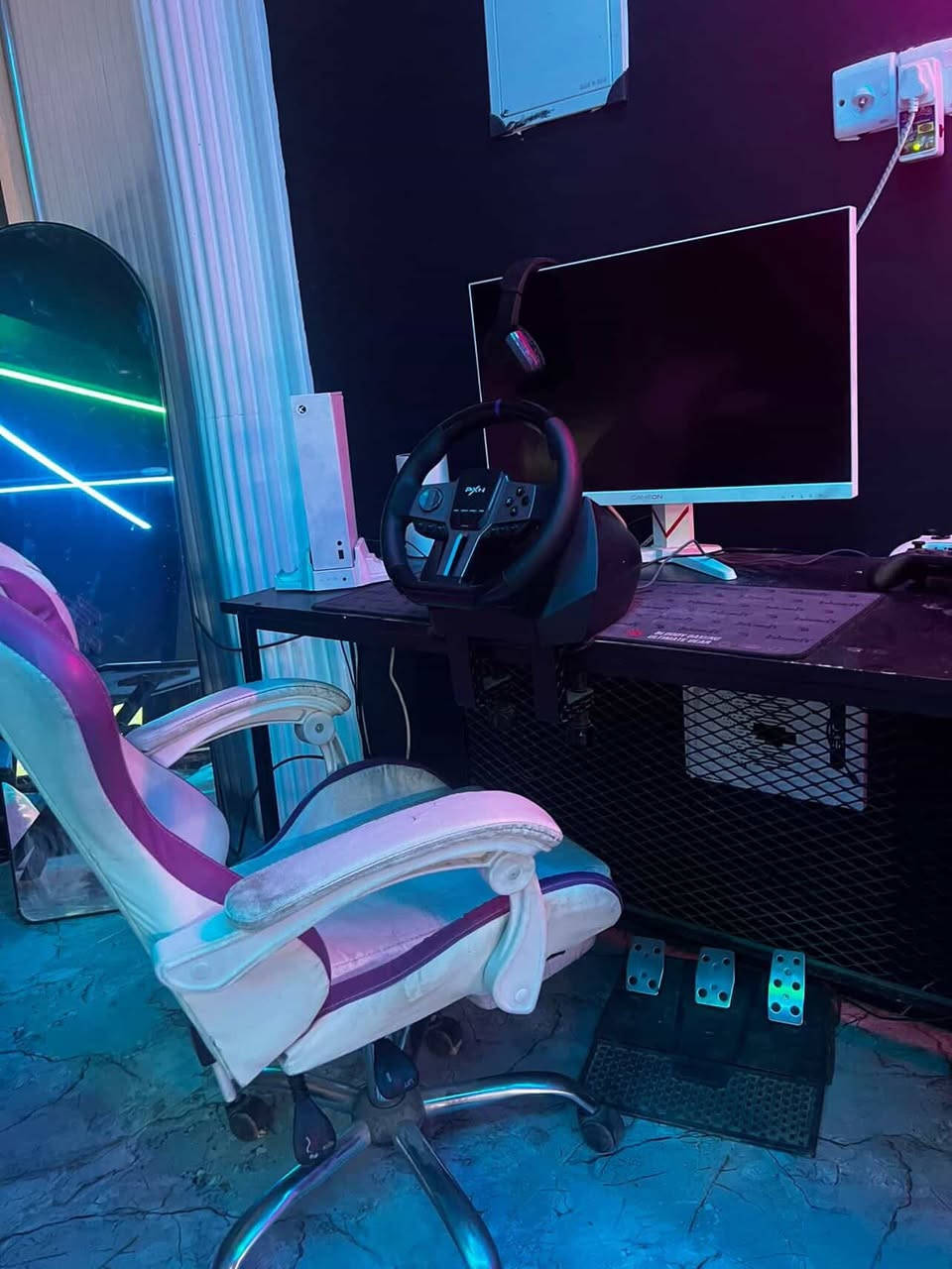 اكس بوكس سيريس اس دبل جوستك
ويه دركسون bxn2
وشاشه game one 2k
سعرهن كلهن ب٥٠٠
واذا بس الاكس بوكس ٣٠٠
الدركسون ٧٥
الشاشه ١٦٠


**إذا كنت صاحب هذا الإعلان وتريد حذفه لأي سبب، رجاءا أرسل رسالة إلى الدعم الفني**