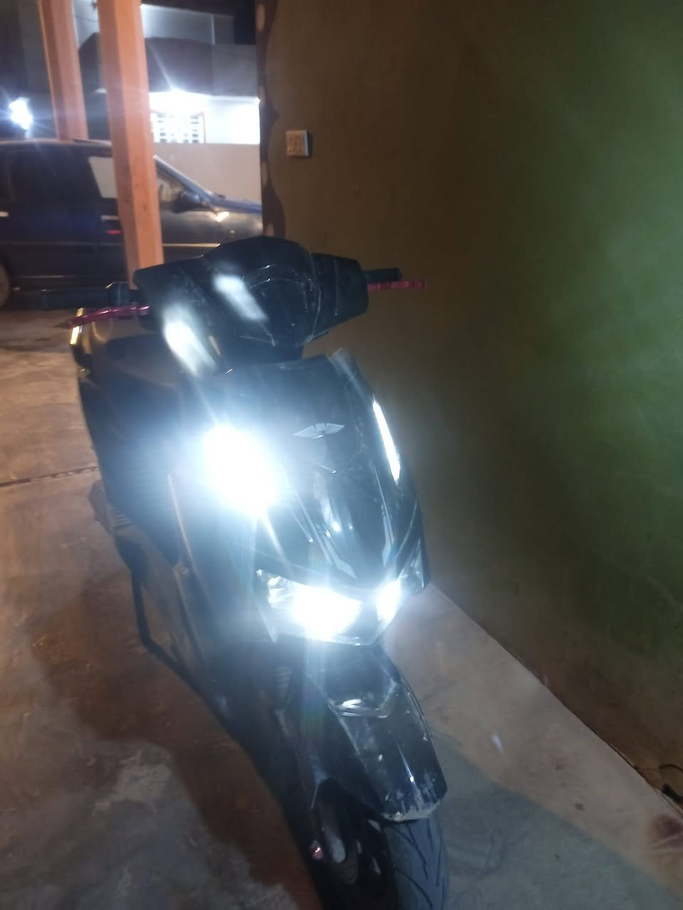 السلام عليكم للبيع دراجه ماتركس موديل 25 مكفولا من كلشي الكفرات شخط مابيهن نضيفه حيل واحله من الصور كامله ماناقصهة كلشي السعر 900 وبيهة مجال للشراي مكاني ديالى شهربان الاستفسار علا الرقم  ***********
