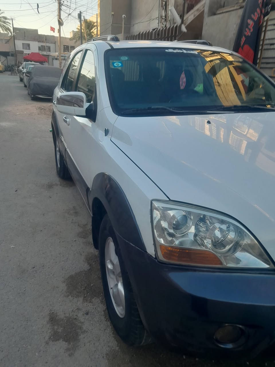 السلام عليكم سورنتو موديل ٢٠٠٩ خليجي ٦ سلندر  ٧ راكب رقم بغداد دولي تحويل مباشر شاشة كامرة مري شفط بيها بل جاملغ خلفي صبغ قليل  والباقي مكفولة السياره سونار مرفق بل الصور مكينة بيها بخار قليل كير صدر كهربائيات تبريد ثلج داخل كله جديد السيارة بلادية  بدون قطره خياس بدي جديد مكانها بغداد الجديدة قرب جبار أبو الشربت عل القناة السعر ١٠٥ وبيها مجال الاتصال ***********
