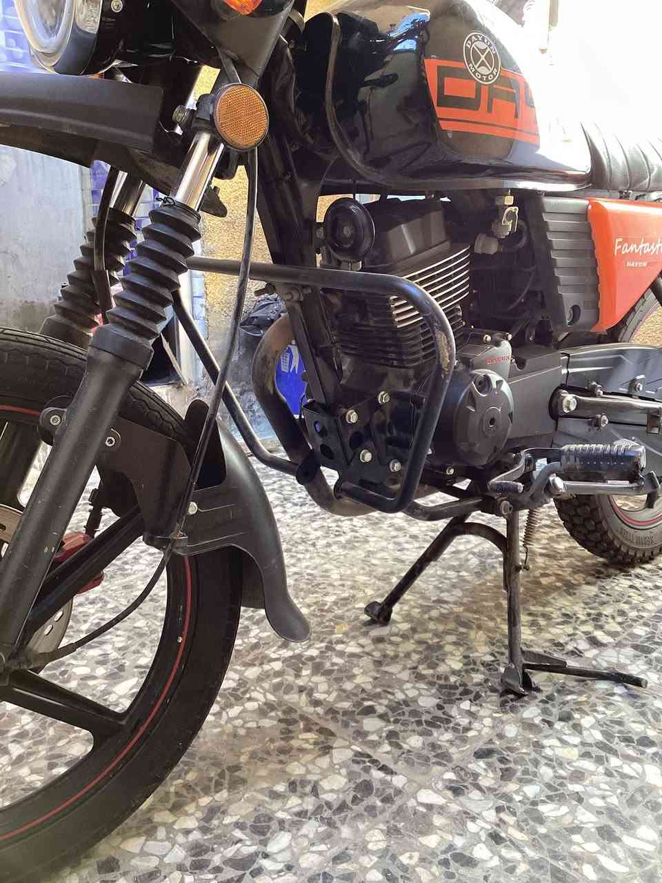 السلام عليكم عيد مبارك عليكم مره خصا الادمان دراجه دايون موديل 2025 ماشيه 8000الدرتجه جديده تخبل مكفوله من كل شي مرقمه اربيل تحول بسمك السعر 20250مليونين وربع وبيه مجال هاذه الرقم اتصل وبيك خير ودلل ***********ااعنوان بغداد مدينه الصدر الكياره
