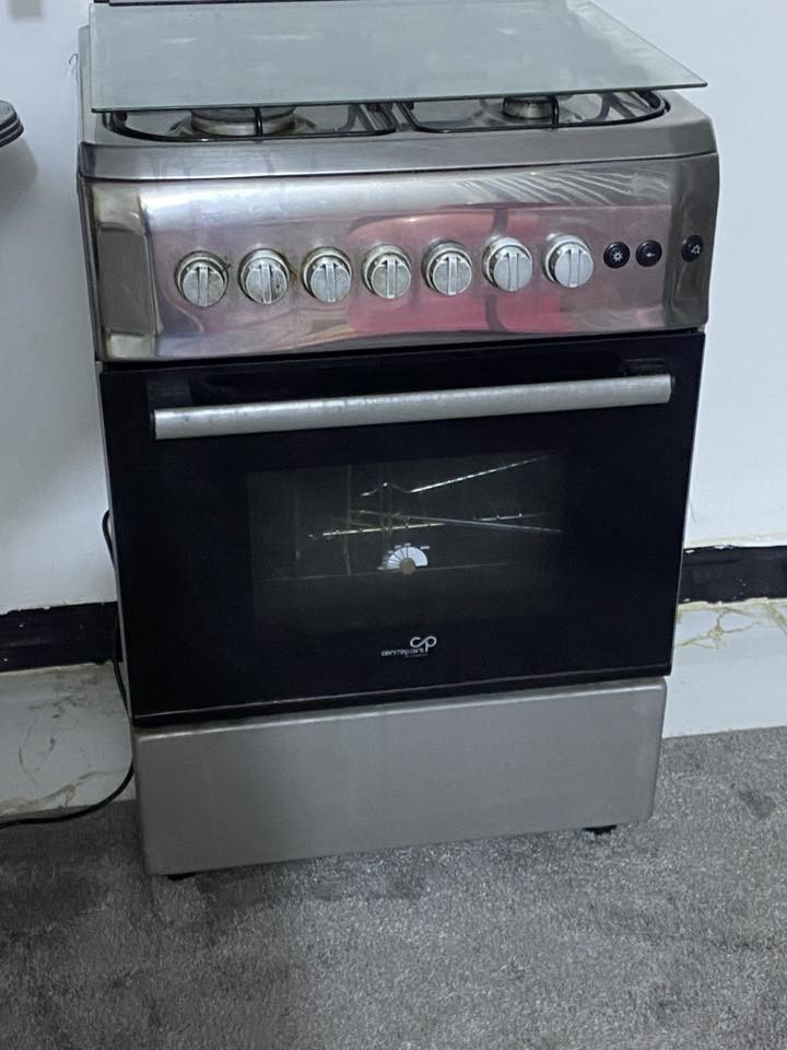 طباخ نضيف للبيع مكانه حي الوحده ***********
