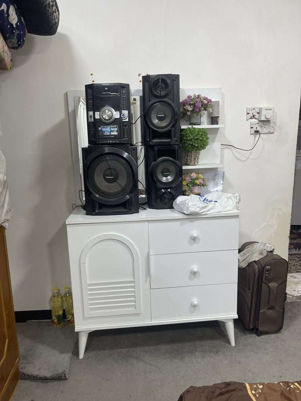 غرفة نوم تركية خمس قطع جديدة بدون اي ضرر
مواصفات 
جوي حديد 
بلوك 
تركي اصلي مو اربيلي 
جرباية مخزن 
كنتور قياس 240 سم مو 220 سوكي 
التواصل خاص 
العنوان شارع الكهرباء قرب صيدلية شرين 
السعر 550 الف 
الغرفه جديدة جدا واخذتها 900


**إذا كنت صاحب هذا الإعلان وتريد حذفه لأي سبب، رجاءا أرسل رسالة إلى الدعم الفني**