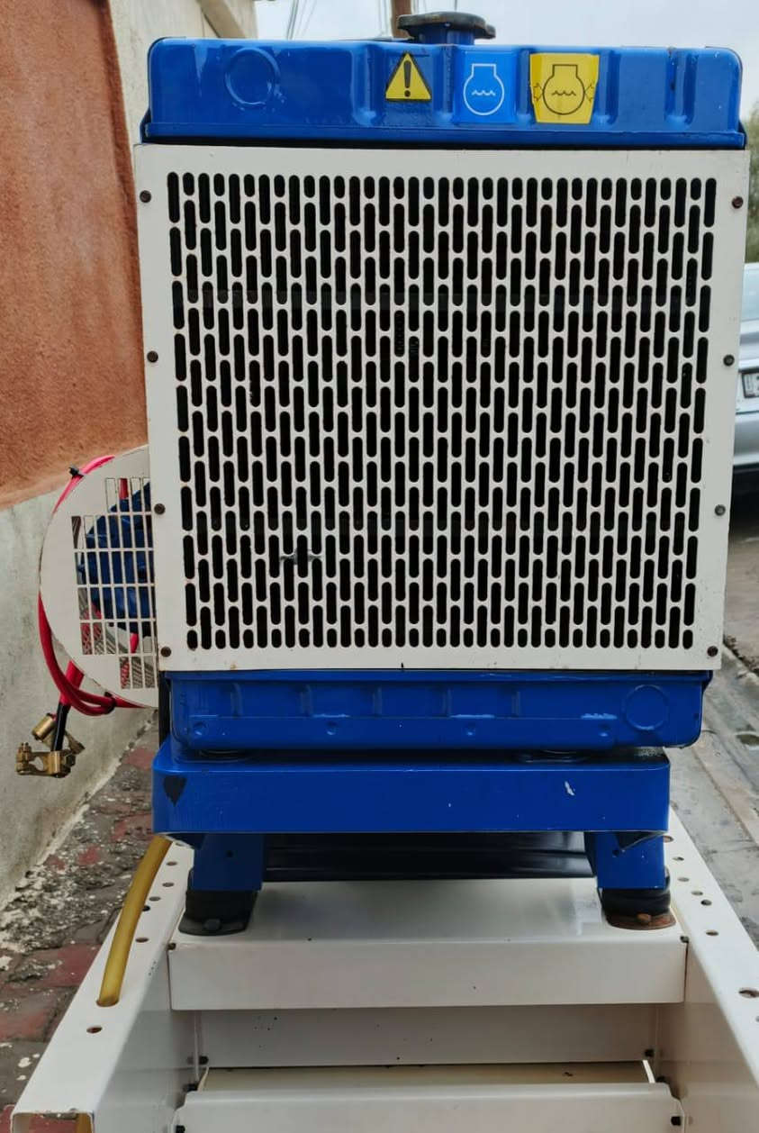 سلام عليكم 👋
للبيع مولده بلادي أوربي نوع بيركنز انكليزي افجي ولسن 91 ملم 30 كيفي  اوتو موديل 2001 عدد ساعات التشغيل العمل 706 ساعة ملاحظة مولده على وضع شركة سعر اتصال على رقم ***********
***********
