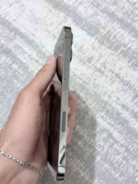 سلام عليكم ايفون13 بطارية 94 ذاكره 512 جهاز كلش نضيف ممفتوح السعر 750 وبي مجال مكان بغداد
***********
