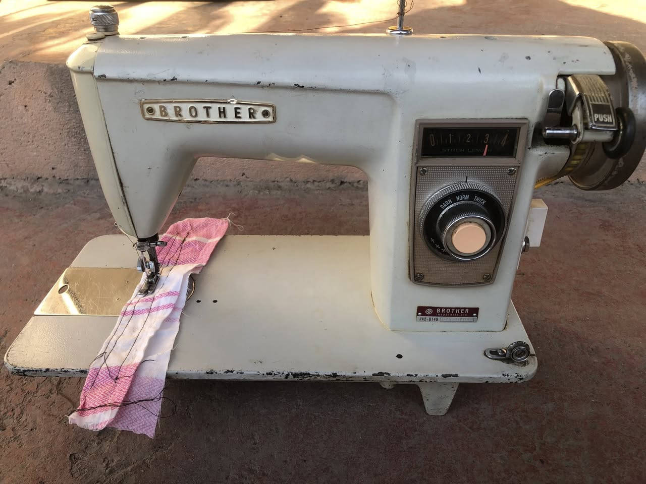 مكائن خياطة منزلي ياباني سعر الوحدة 90


**إذا كنت صاحب هذا الإعلان وتريد حذفه لأي سبب، رجاءا أرسل رسالة إلى الدعم الفني**