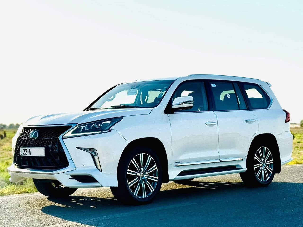 ويل كب لكزس للبيع 
ويل كب لكزس اصلي للبيع
نظافة98‎%‎ مع تخم تاير  يرهم على جميع الموديلات  
سعر 7 ورقات وبي مجال
عنوان : البصرة
رقم الهاتف : ***********
