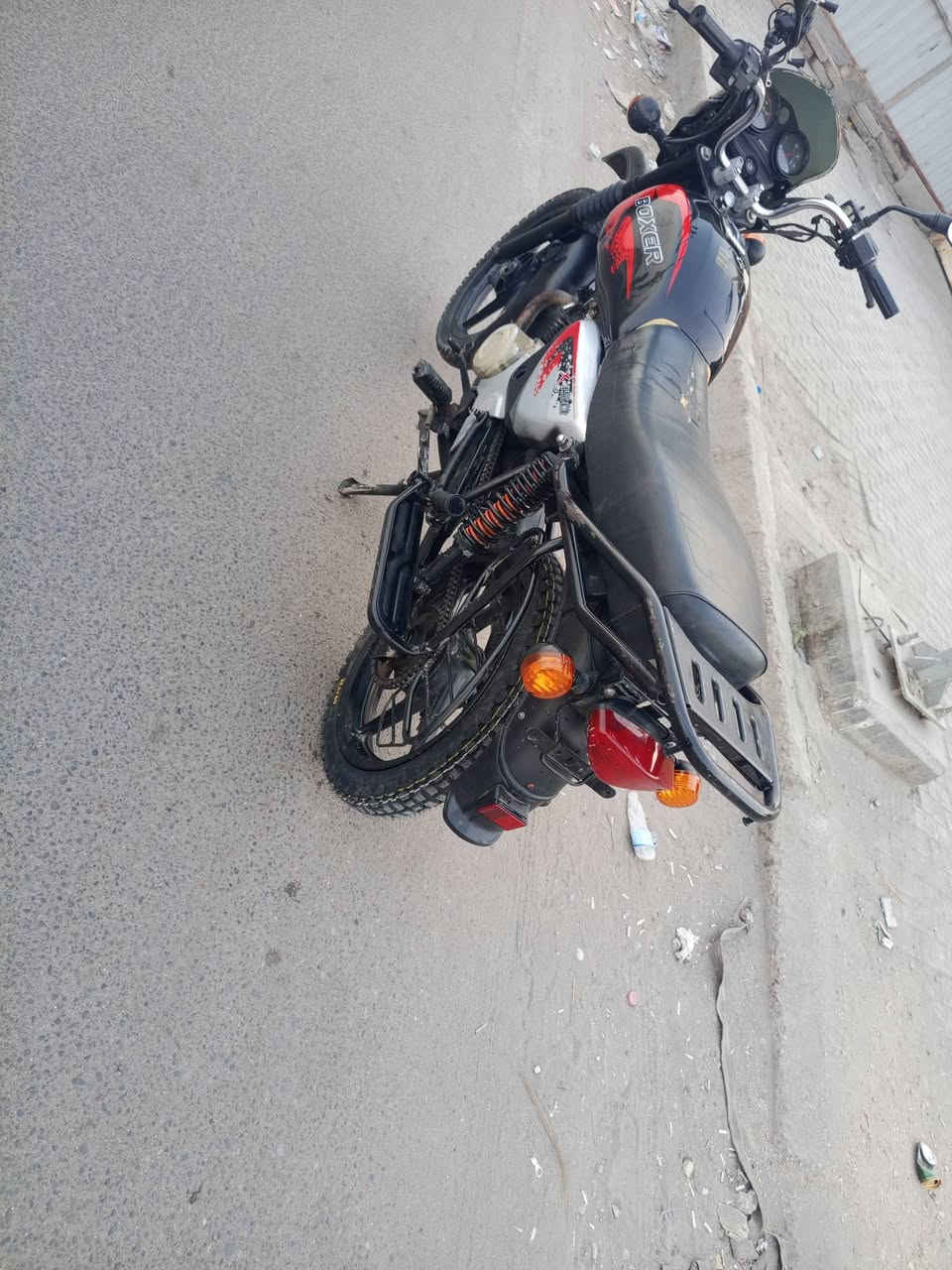 سلام عليكم دراجه بوكسر دراجه وراق ضايعه دراجه ماشيه 8000 حقيقي كفاله عامه موديل2023 كلشي شخال مكاني  بغداد الحسينية  راجديه سعر مليون رقم ***********
