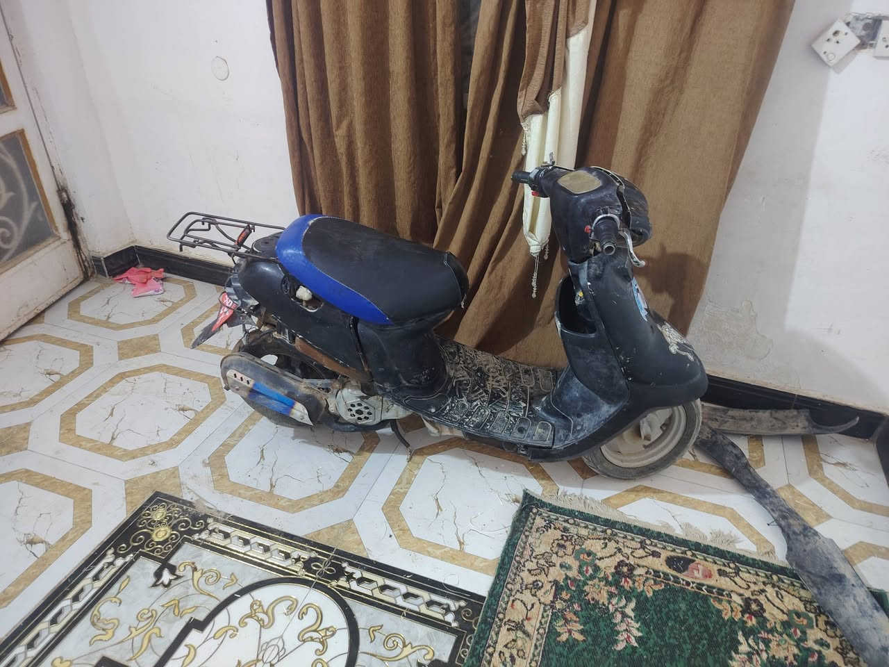 سلام عليكم دراجه بطه للبيع مابيهه شي بس تنضيف كابريتر طاب بيه ماي من المطر مثل ماتشوفه كفراته موجوده نضيفه ب75 المكان نجف ابو صخير شارع المشتل وتحياتي🤍


**إذا كنت صاحب هذا الإعلان وتريد حذفه لأي سبب، رجاءا أرسل رسالة إلى الدعم الفني**