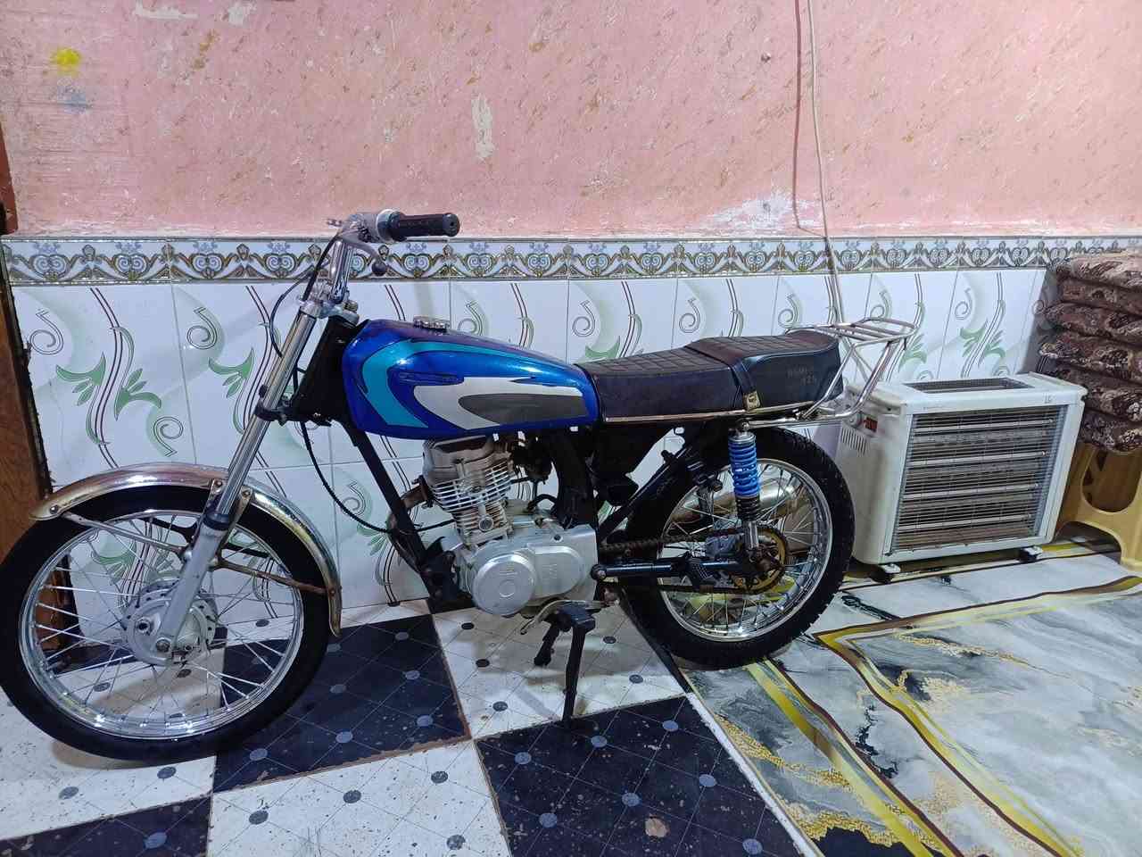 السلام عليكم دراجه للبيع ادوات نامه ايراني مكاني بصره القبله سعر الدراجه 450 بها مجال***********
