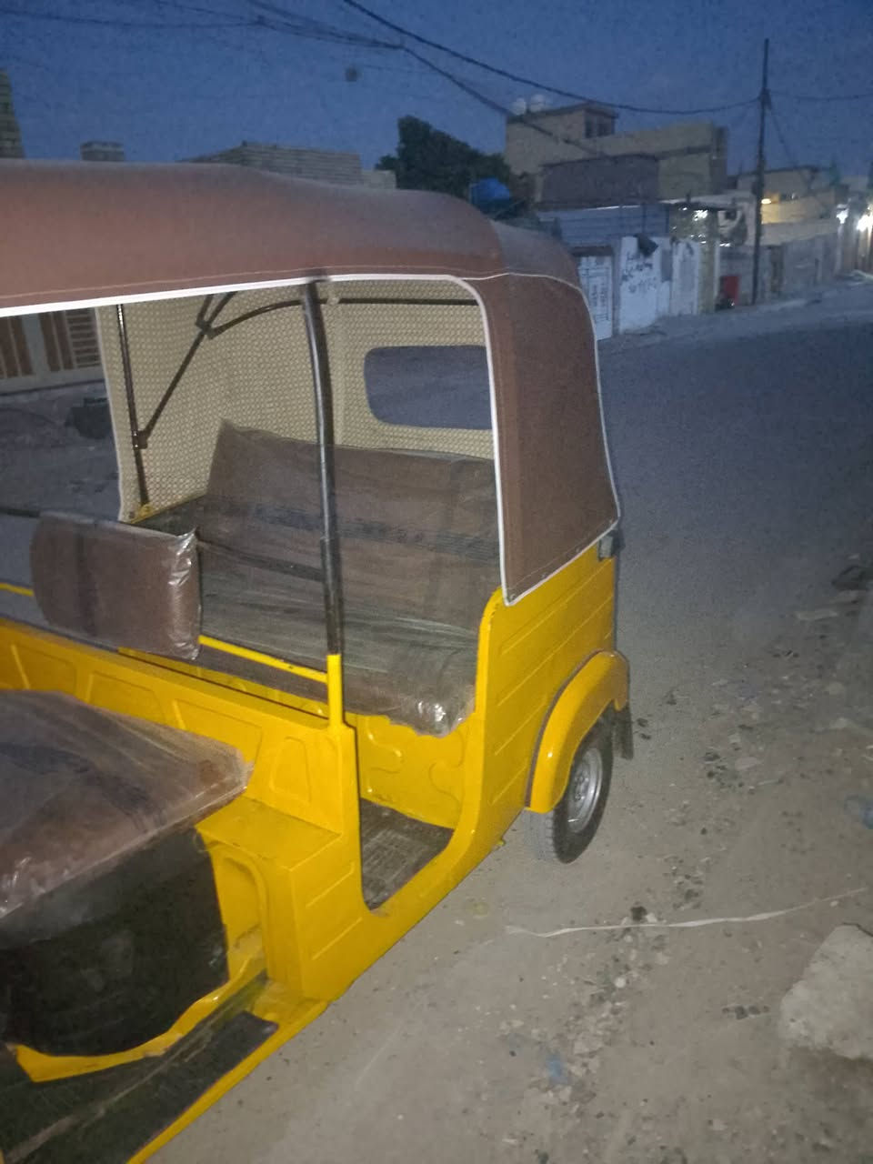 تكتك 20البيع رقم وسنويه السعر 6وربع المكان حي الكوفه الرقم ***********
