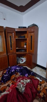 غرفة نوم بدون كنتور نضيفه السعر 375 وبيها مجال كاونتر السنك مرمر السعر...