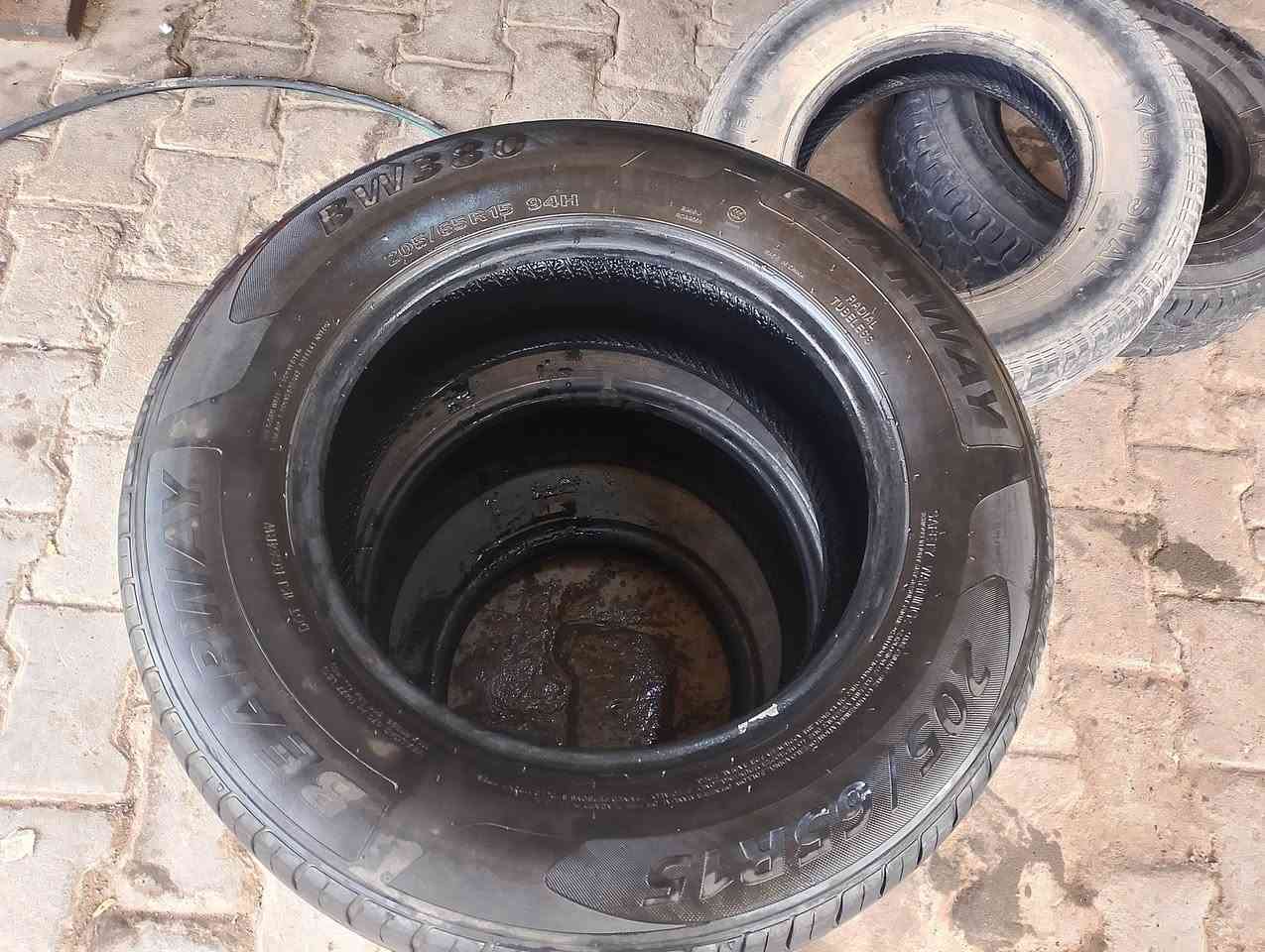 تك تاير اخو جديد مابي اي بناجر قياس 205 على 65 على 15 مكاني كوفه سهله اتصال على رقم ***********
