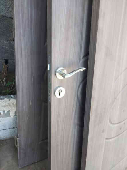 السلام عليكم ابواب تركي ثقيل نضافه ٩٠٪ كاملات هنه والجراجيب 
***********
