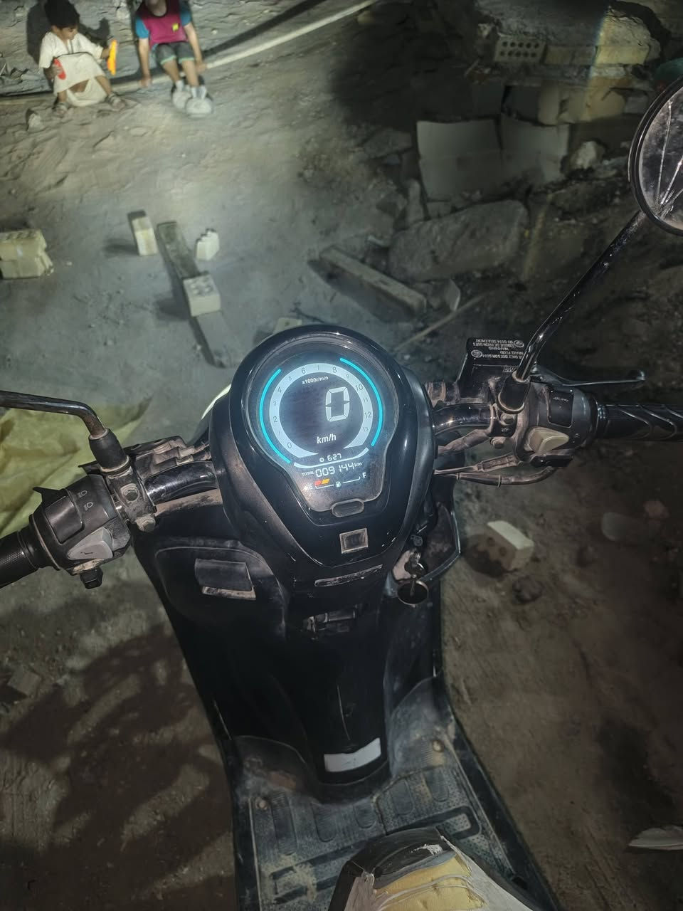 دراجه نضيفة للبيع ما مفتوحه كربلاء الحر الصغير السعر ٢٠٠  
***********
