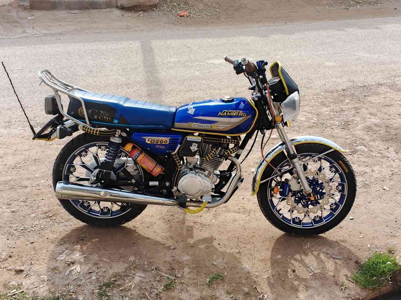 السلام عليكم 👋🏻
دراجة للبيع 
نامي برو موديل 25 🥇
مكينة 200cc🚀
مكينة اصبانة ما مطخوخة 
شلعة معدل فول ✈️
دراجة مكفولة من التاير لل تاير 
دراجة بلادية شركة 
مكان شهربان سنسل 
ه‍ *********** او خاص
