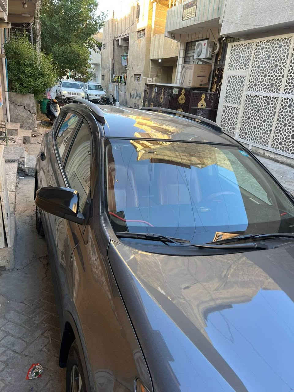 السلام عليكم راف فور وارد جاملغ وبل عراق الباب من جوه شخط فقط وصلحت سياره جديده بمعنى الكلمة الاتصال على صاحب السيارة 
*********** بغداد, العراق
