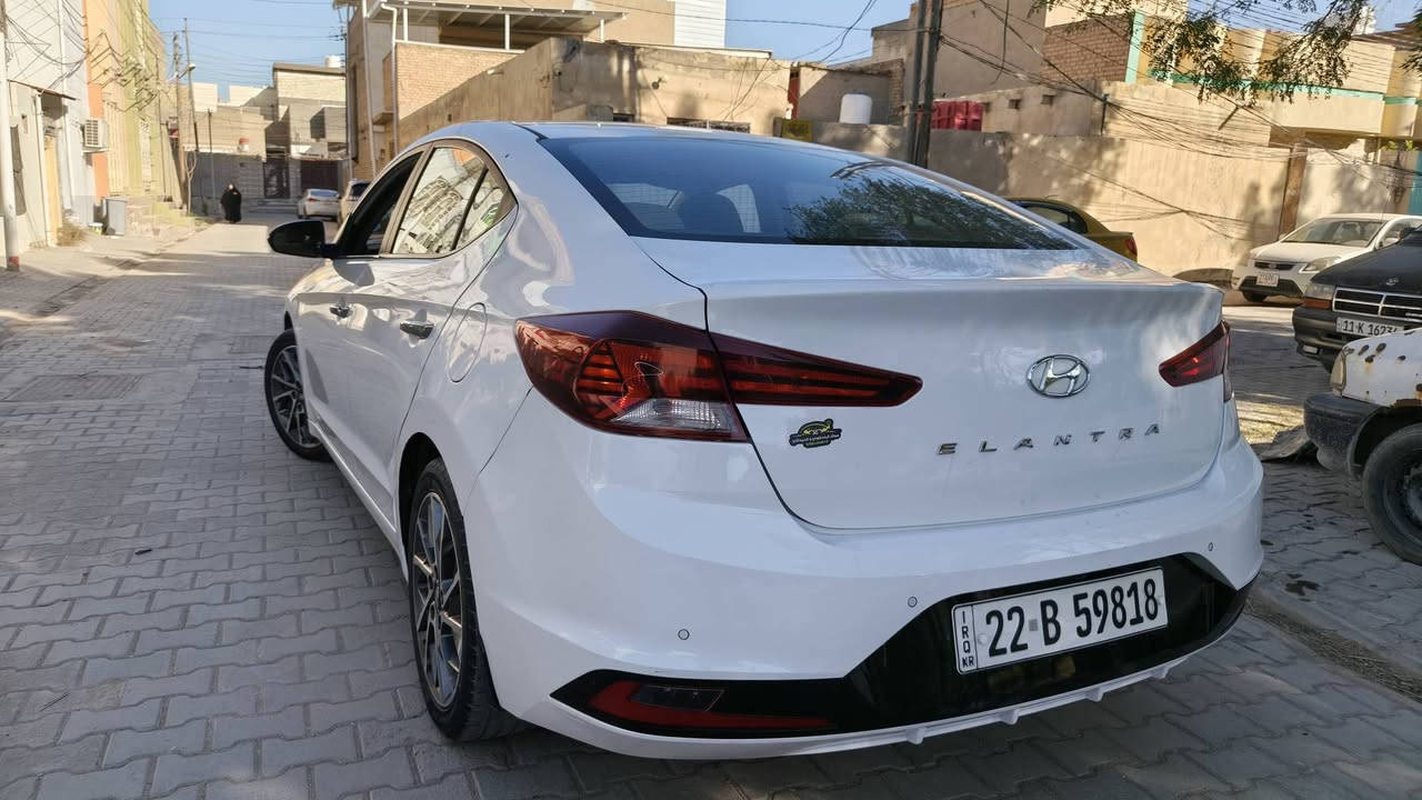 سلام عليكم
النترا 2019 خليجي فول مواصفات 
رقم أربيل 
ماشيه 120
بيه نص جاملغ البانزين صبغ 
وبارد بل بنيد 
محرك 2000 دوش
تبريد قطعتين 
بصمة أبواب 
السعر 157 وبيه مجال 
مكاني بل نجف 
للاستفسار واتساب : ***********
