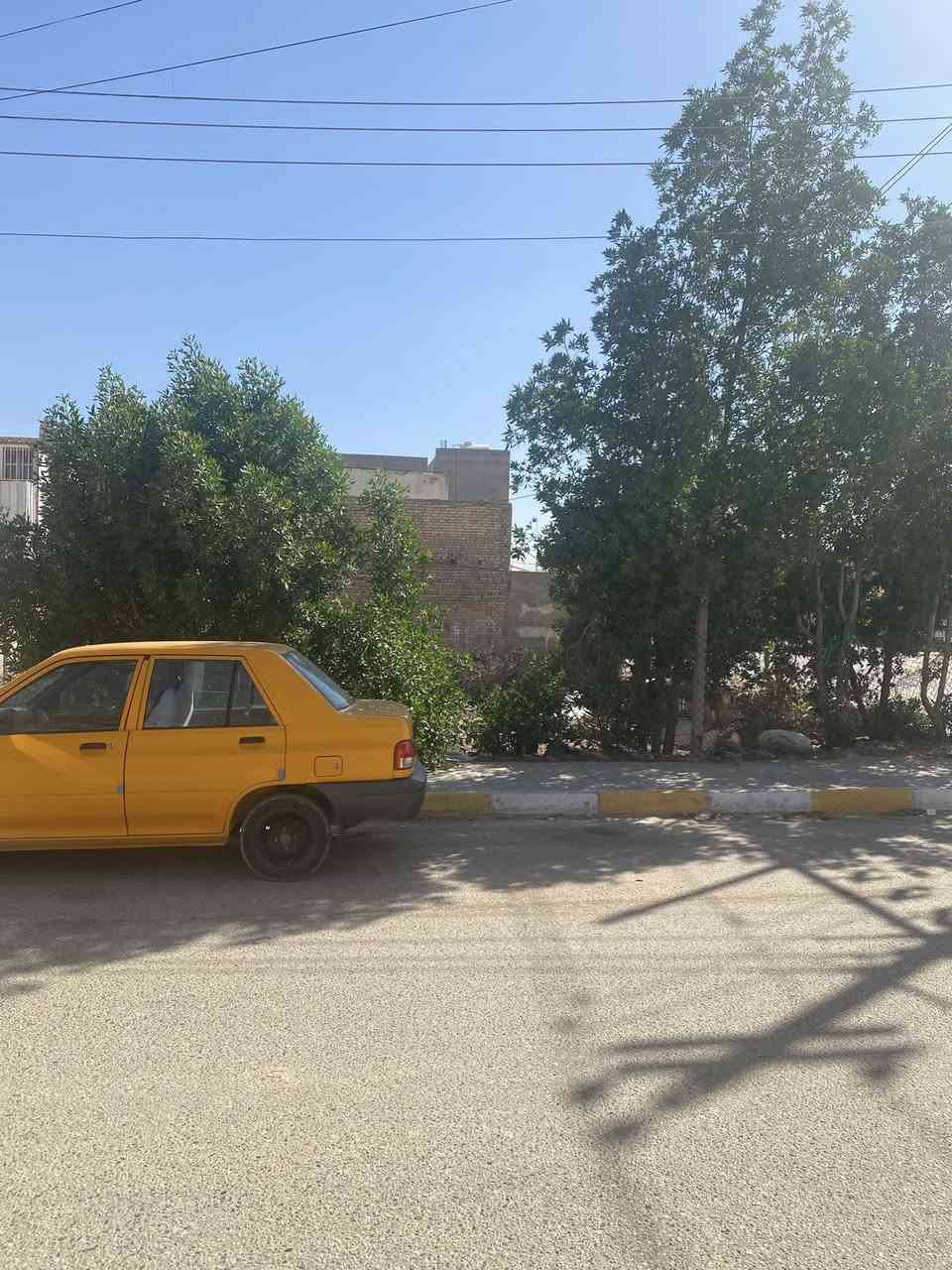 السلام عليكم دار طابو صرف مساحه 265 طابقين + مشتمل خارجي البيت يحتوي على استقبال صاله غرفين صحيات داخلي وخارجي طارمه عنوان الإسكان شارع مكتب الحياه صور المشتمل اول تعليق  الاستفسار رقم هاتف ***********
