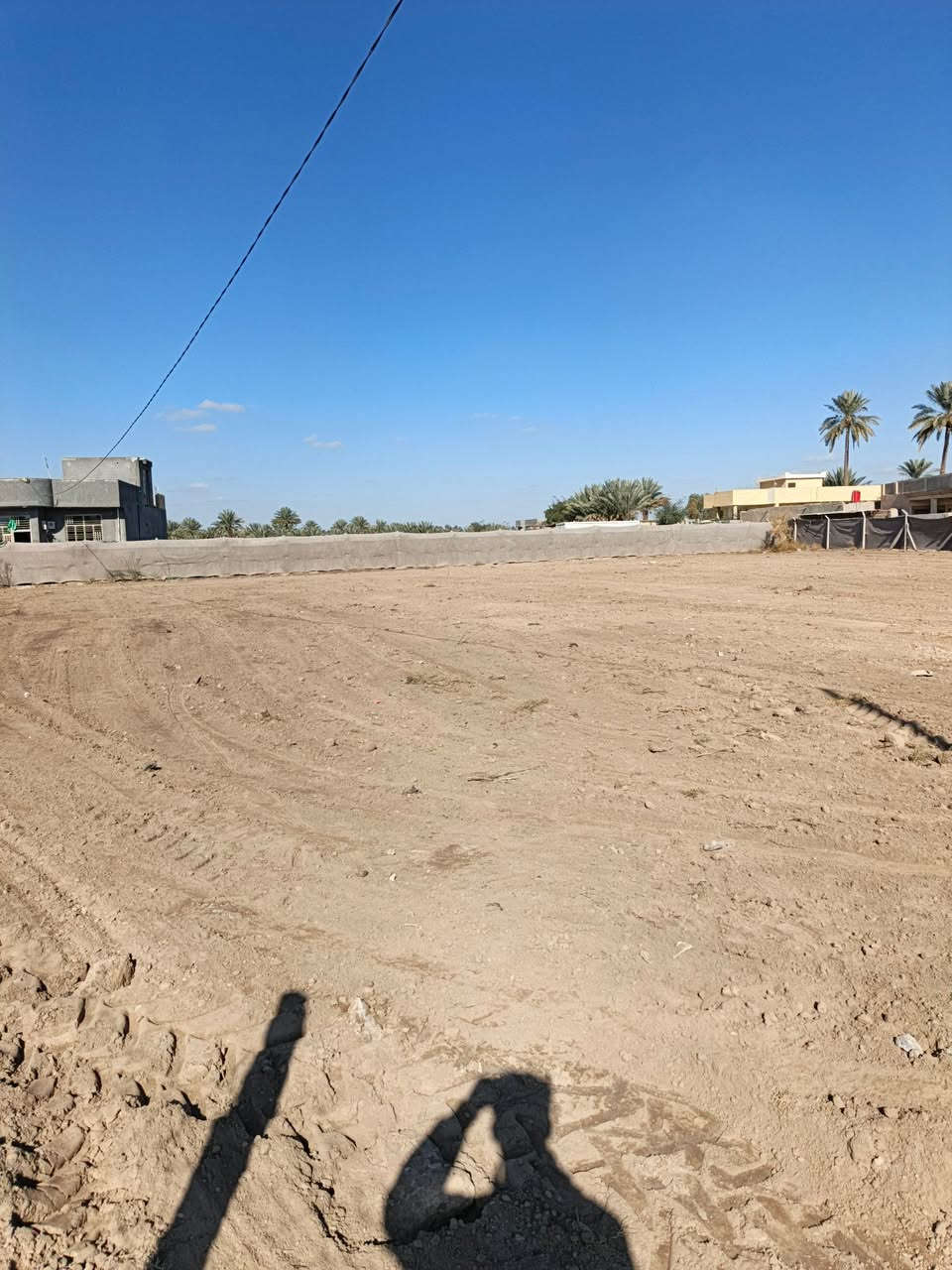 سلام عليكم 2000متر البيع طابو زراعي سند 25 تحويل مباشر يوجد كافة الخدمات ماء كهرباء تبليط يبعد عن تبليط 25متر واجه 53 متر /تصلح الزراعه وتصلح سكن/مكان بابل منطقة الامام علي ابن الحسن ابو هدمه/ تبعد عن الامام علي ابن الحسن كيلوين /***********
