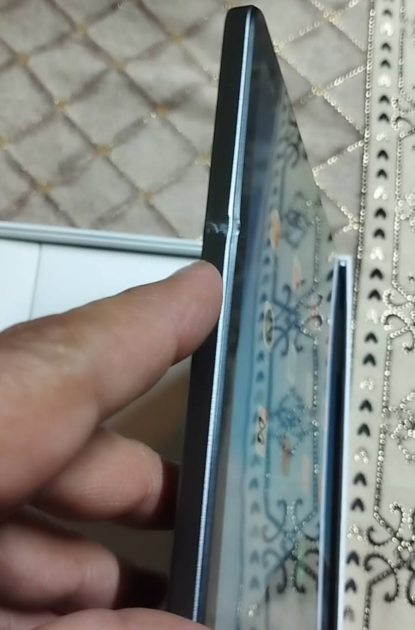 Xiaomi Redmi Pad SE.
الشاشة: يأتي بشاشة IPS LCD بحجم 11 بوصة ودقة FHD+ (1920x1200 بكسل)، مع معدل تحديث يصل إلى 90 هرتز وسطوع 400 شمعة في المتر المربع. 
المعالج: يعمل بمعالج Qualcomm SM6225 Snapdragon 680 4G بتقنية 6 نانومتر.(ذاكره 128GB داخليه 6GB )استخدام بسيط للتواصل واتساب (***********) صدمه بسبطه مثل ما موضح بالصور السعر 140 بي شي بسيط.
