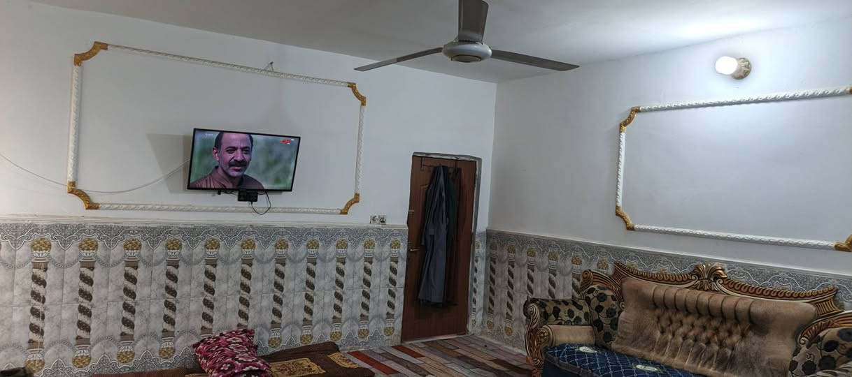 سلام عليكم بيت للبيع المساحه 160م اصلاح زراعي مكاتبه فقط عنوانه حله شارع ٨٠ مال كربلاء محيزم الرابعه مقابل حي الامام قريب على الشارع العام  السعر 30 وقابل للتفاوض ترميم جديد 2025 للستفسار اكثر  
***********
