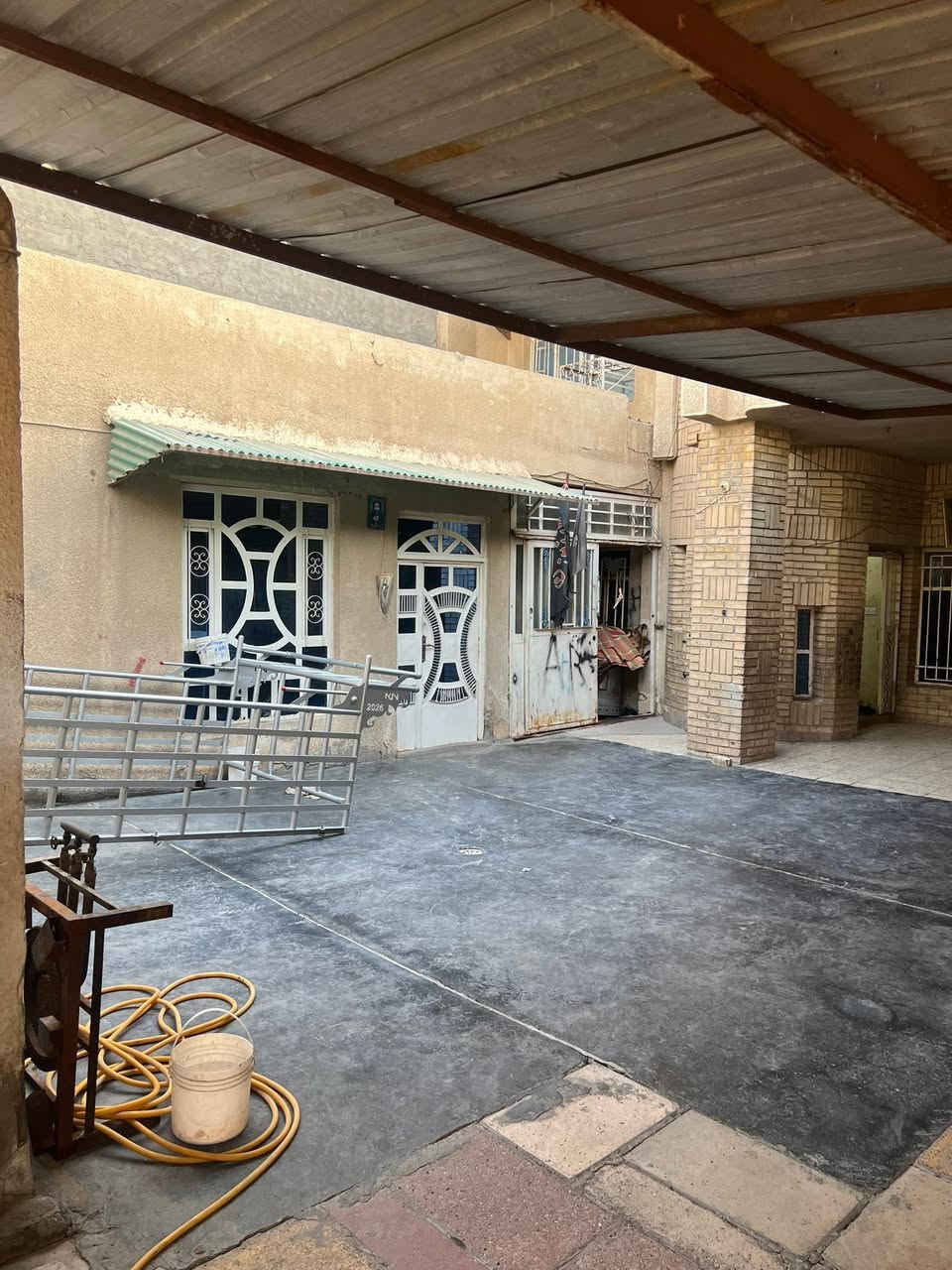 بيت طابقين مساحة ٣٠٠ ركن ٧ غرف  مع تشجير ٦٠٠ متر العبيدي الر ئاسه ***********
