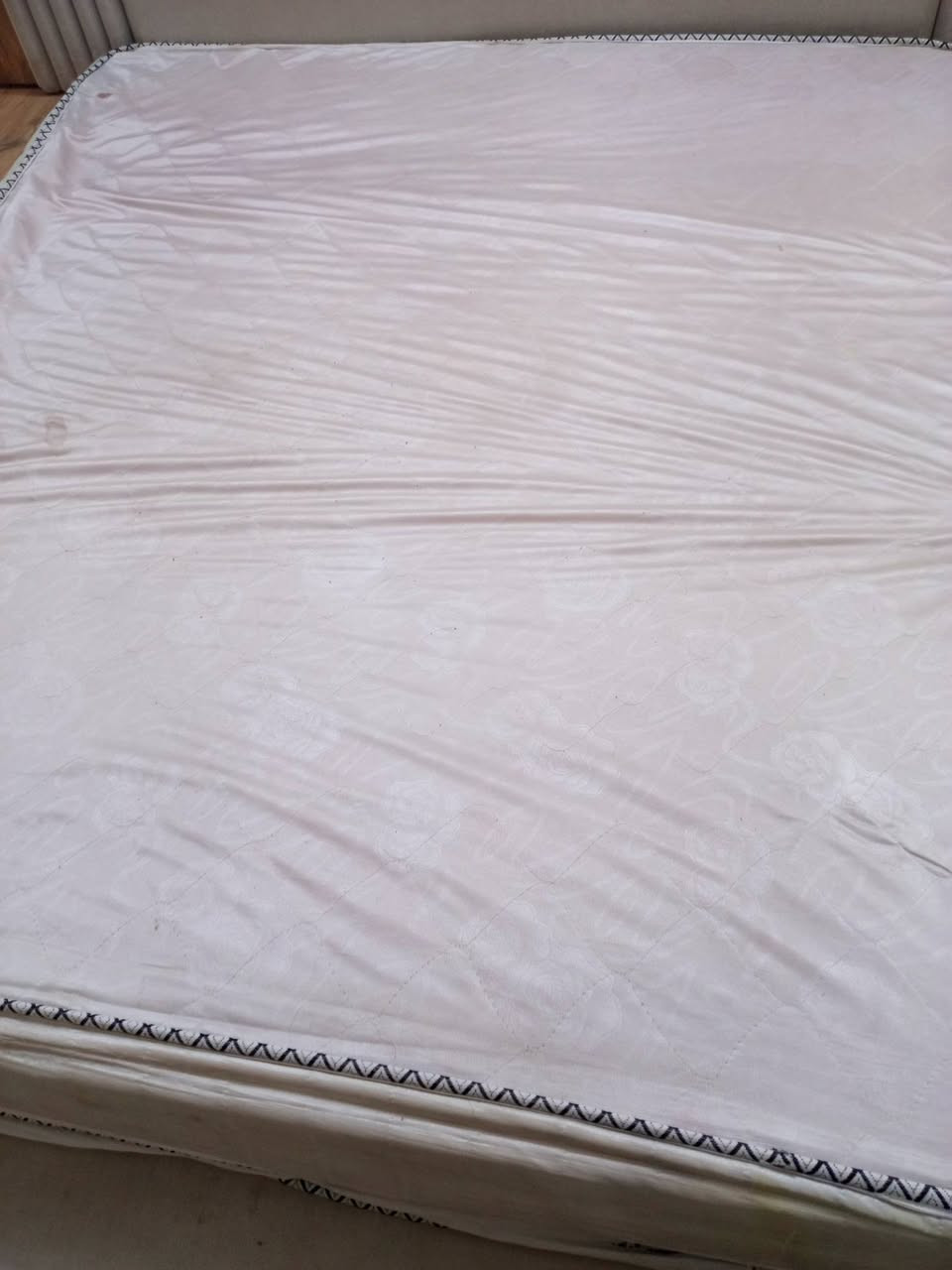 دوشك جربايه طبي طابقين للبيع السعر 75 
مراسله واتساب او اتصل علا الرقم ***********
