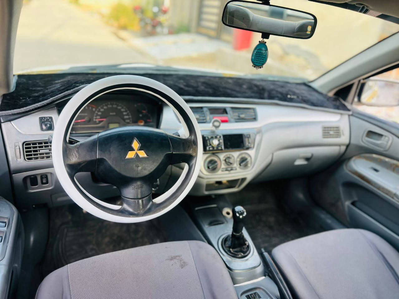 سلام عليكم
لانسر 2010 للبيع ضررها جاملوغ الأمامي الايمن صبغ 3 قطع والهلالات معمرة سنوية لل 30 محرك كير خير من الله 
تخم تايرات جدد سيارة مال جناي شرط التحويل 
مكاني ديالى خالص دلعباس 
للاستفسار الاتصال على 
***********
