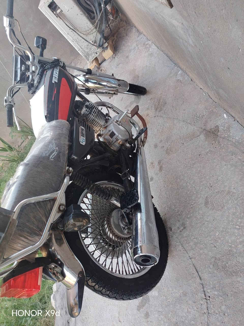٤ كير للبيع جديده وجاهزة سعر ٣٧٥ 
اوراق موديل ١٩
مكاني طويريج


**إذا كنت صاحب هذا الإعلان وتريد حذفه لأي سبب، رجاءا أرسل رسالة إلى الدعم الفني**