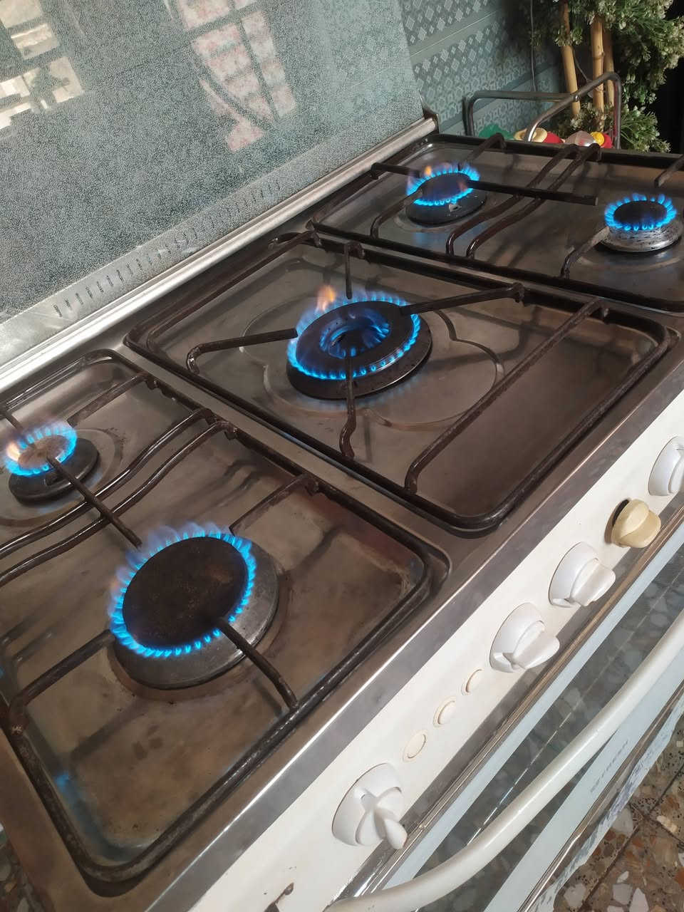 طباخ فريش مصري باب الاول بلادي نضيف وشغال عل فحص تواصل خاص


**إذا كنت صاحب هذا الإعلان وتريد حذفه لأي سبب، رجاءا أرسل رسالة إلى الدعم الفني**