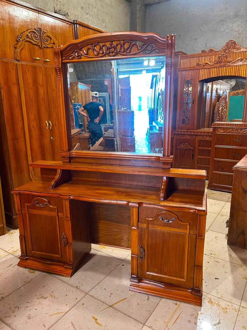 جديدنا 👍🏻🔥غرفه للبيع ⭕️⭕️
5 باب ملحق 🚪داخل خارج صاج زان مصري 🔱موديل السرير كلاسك ظهر الكنتور چمبر زاويه برج  نقش زان شغل توصي ثقيل تكمه⚜️
للاستفسار الاتصال على الارقام 
اسيا 📞(***********)
كورك📞  (***********)
عنواننا موصل 
حي الحدباء سايدين الصديق معرض عمار ابو حمزه قرب كماليات سند ⭕️⭕️
مستعدون لشراء غرف النوم والكناتير الصاج
