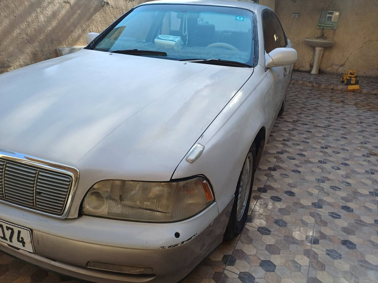 ماجستا كراون موديل2000للبيع محرك3000مكفول مع الكير بيهه جراد فقط السعر 37وبيهه مجال للاستفسار ***********
