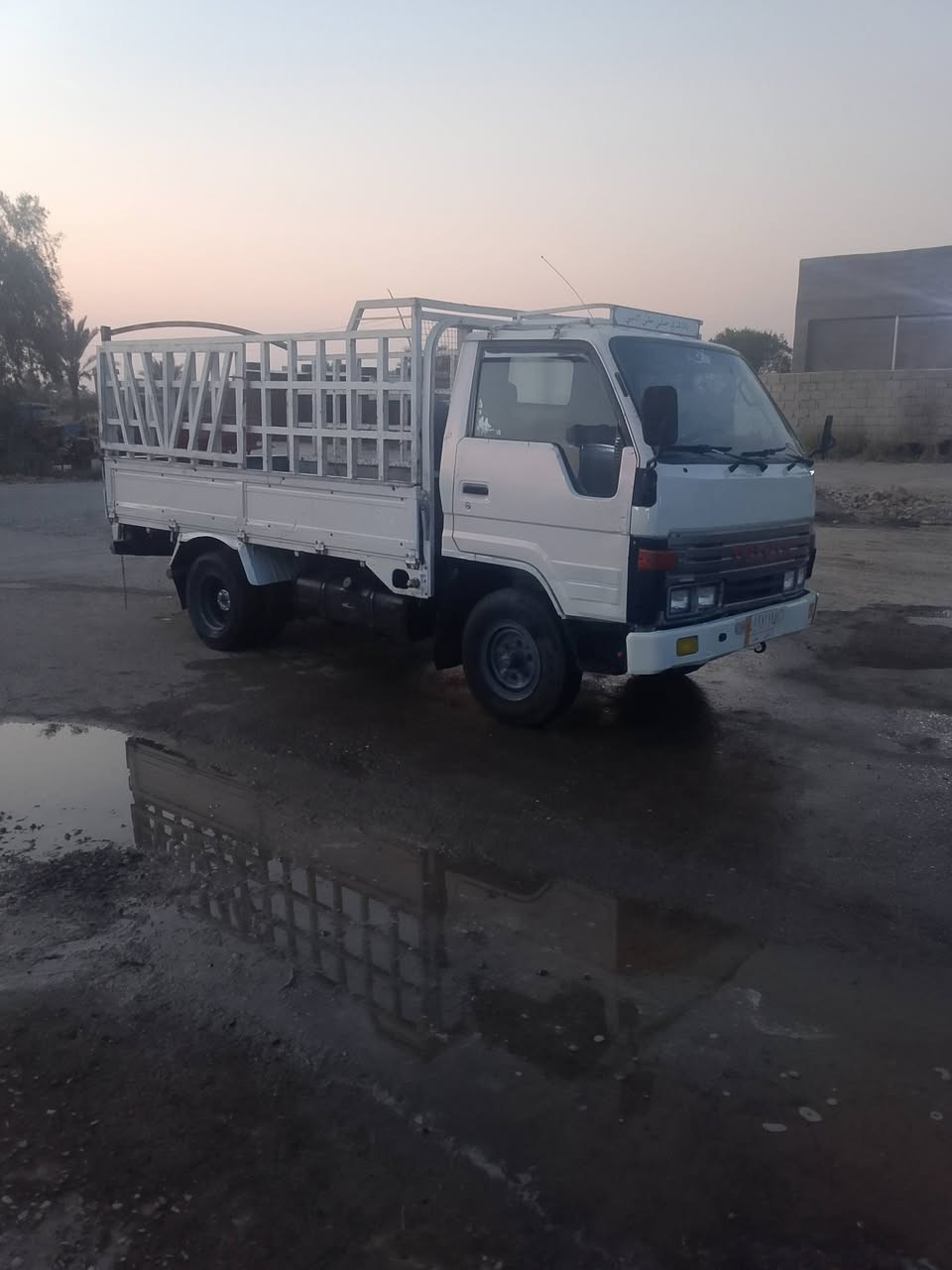 سلام عليكم سياره للبيع تويوتا ***********
