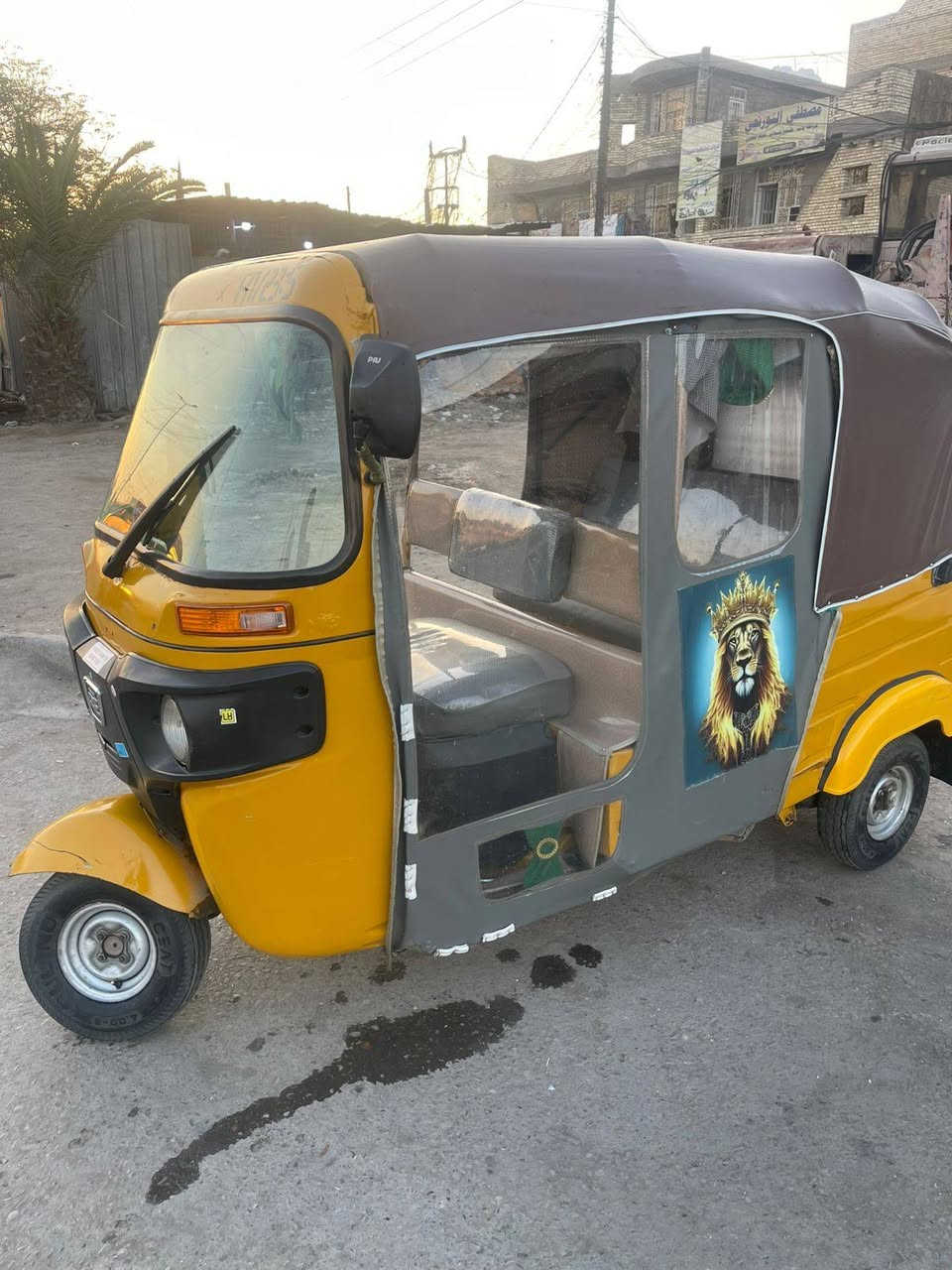 سلام عليكم تكتك موديل١٩ شهر12يوم 30التكتك مصبوغه عام الجماليه مجفته شركه التكتك خير من الله عارضهه ب6200 بيهه مجال شي بصيط التكتك مرقمه رقم بغداد سنويه وباقي علا استلام الوحات البكان ام الكبر الغزلان رقم الهاتف ***********
